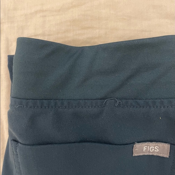 Figs Scrubs Dark Harbor Set - Picture 4 of 4